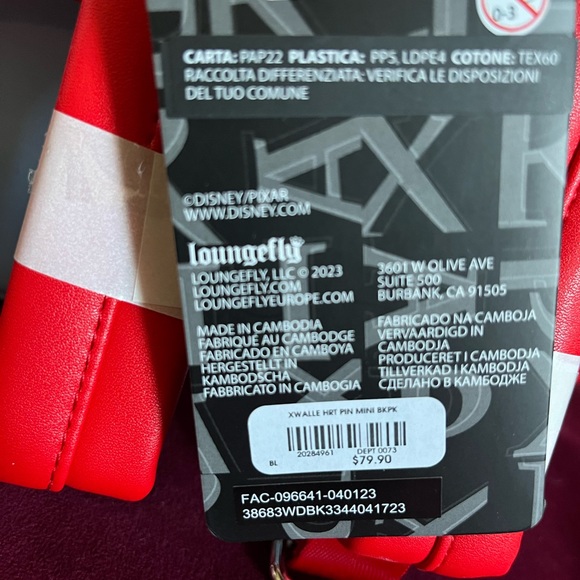 NWT Pixar Wall-E & EVE heart shaped pin display backpack. Loungefly ita bag - Picture 12 of 12